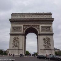Alle feestdagen in Frankrijk op een rij De Arc de Triomphe in Parijs