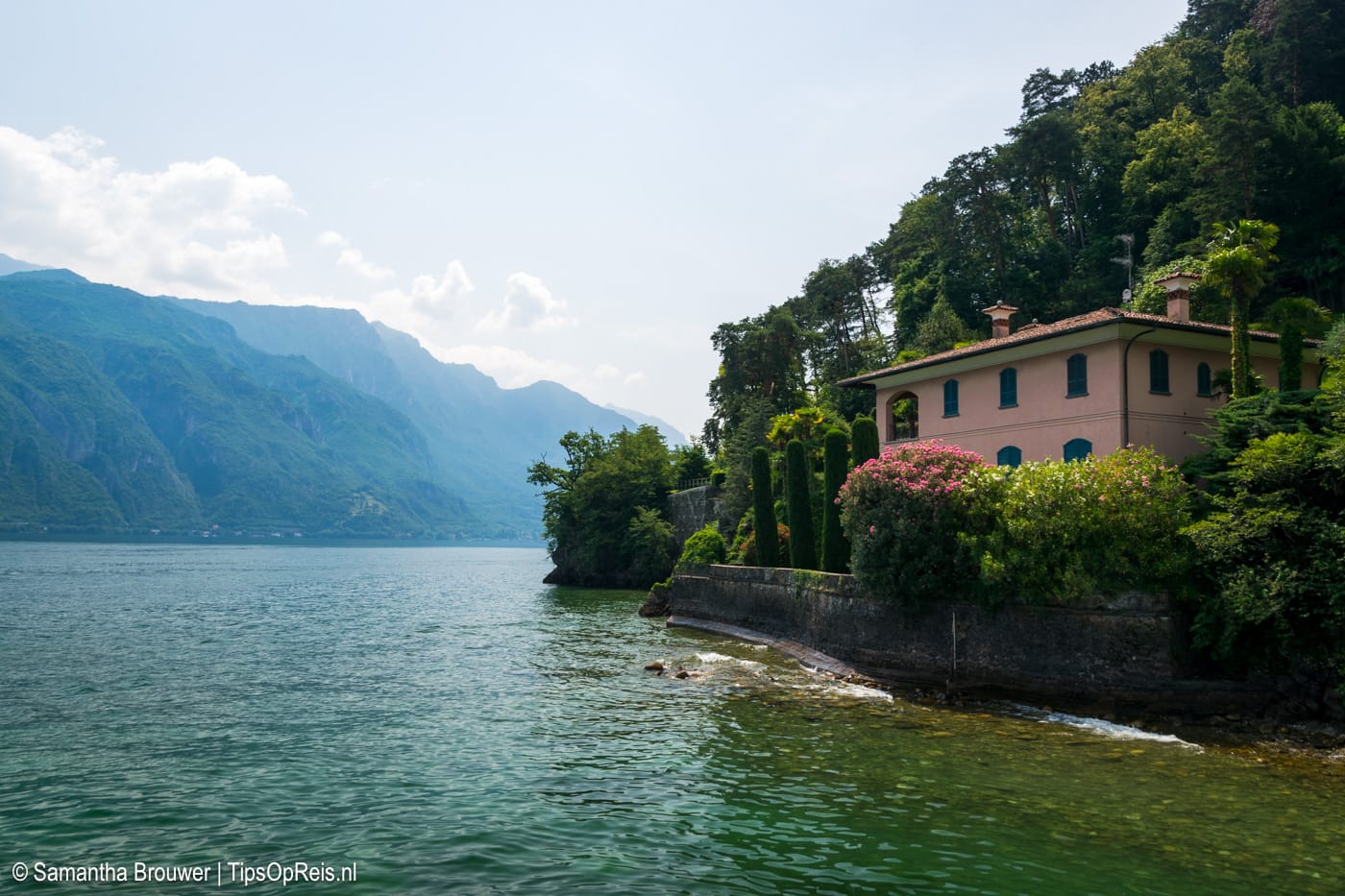 Bij het Comomeer vind je veel villa's aan het water, zoals deze bij Bellagio