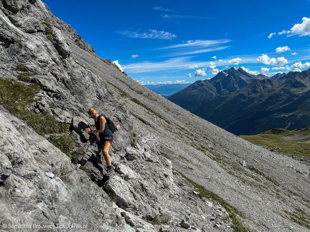 Samantha op de bergen in St. Anton im Arlberg