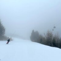 Veilig skiën in de mist Skiën in de mist