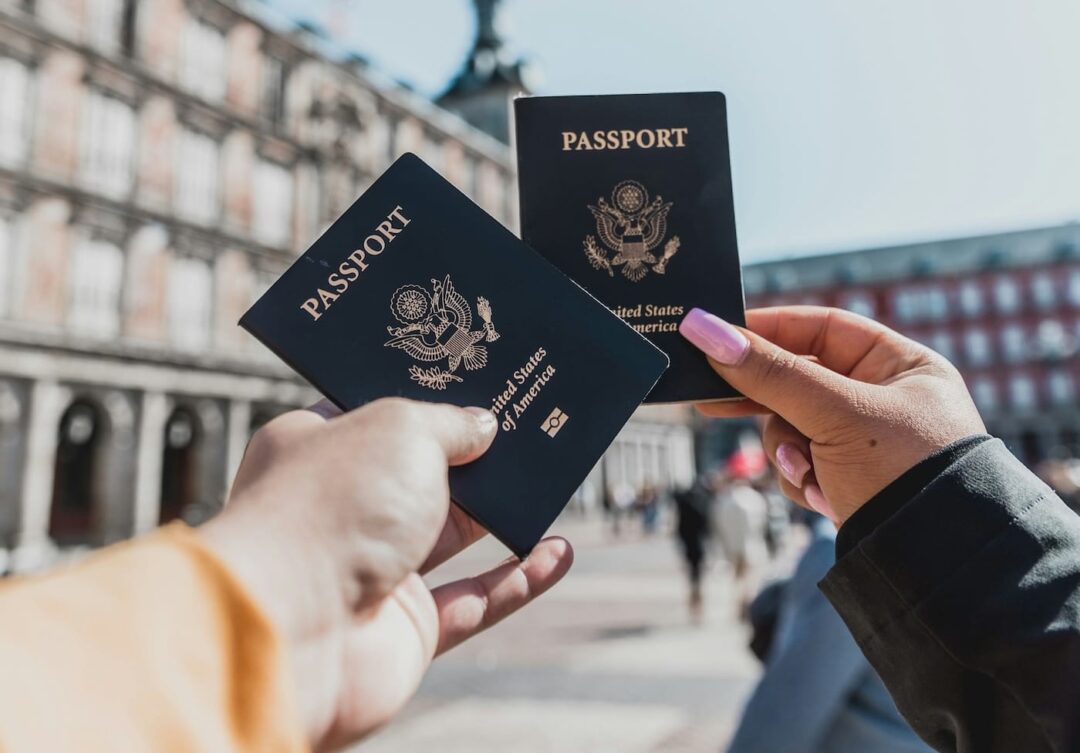 Wat betekenen de kleuren van een paspoort?