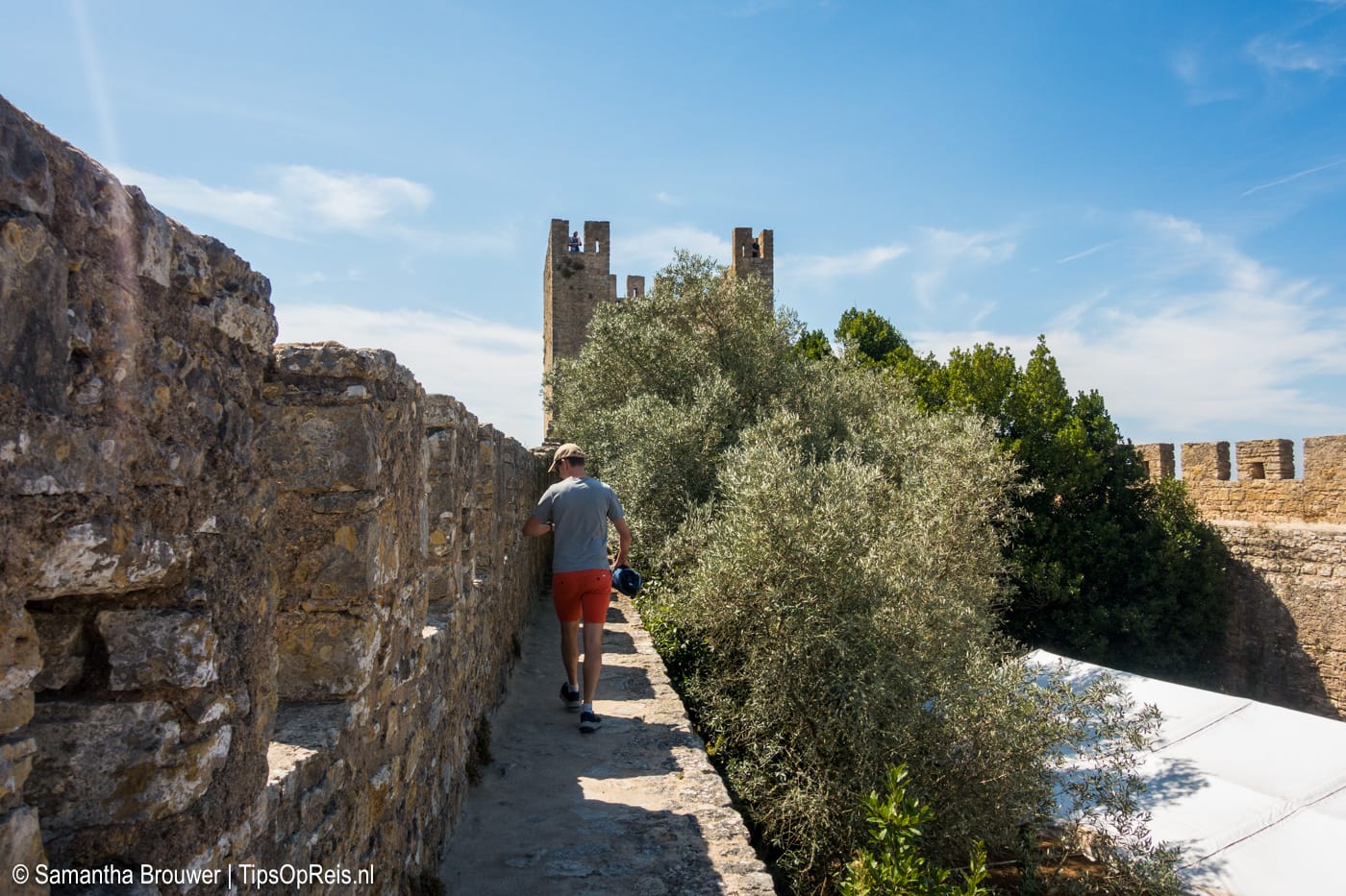 De kasteelmuren in Óbidos