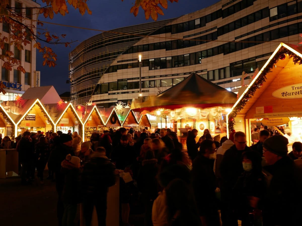 Kerstmarkt in Düsseldorf | Photo by Kai Damm-Jonas on Unsplash 