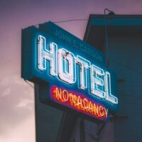 Overboekingen - hoe ga je daarmee om? | Photo by KEEM IBARRA on Unsplash