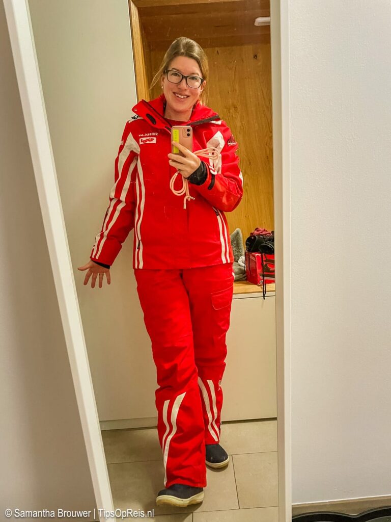 Samantha in skilerarenoutfit