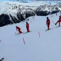 Waarom skileraar zijn niet alleen een seizoensbaan is Skileraren training in See