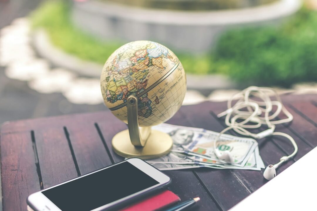 Geld sparen vakantie | Photo by Artem Beliaikin on Unsplash