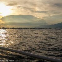 15x Do’s en Don’ts Bali – handige tips & fouten om te vermijden De grote hoeveelheid bootjes tijdens de dolfijnentour in Lovina