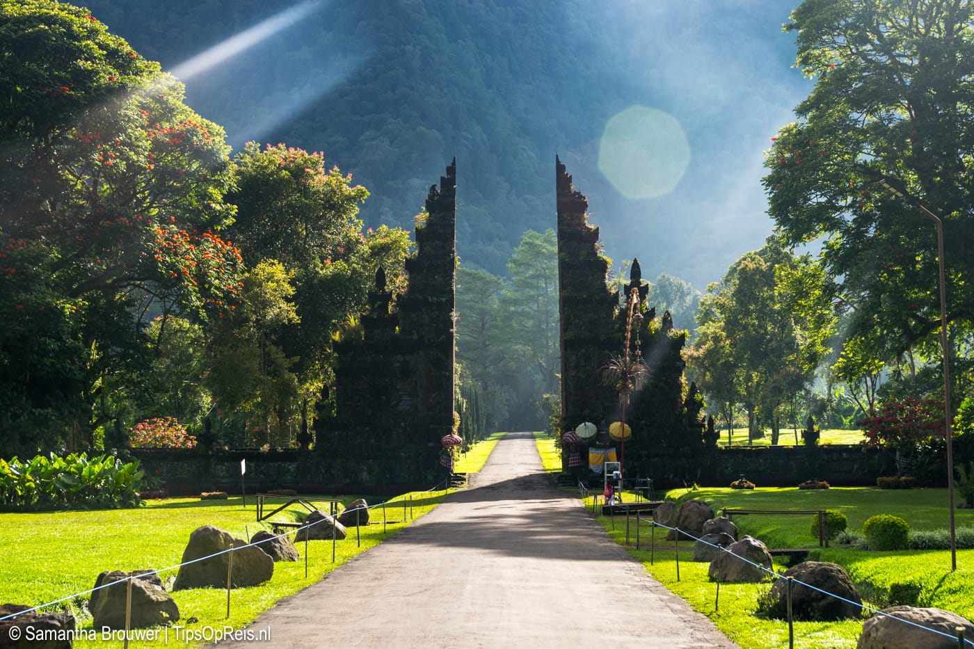 Hadara Gates, Bali