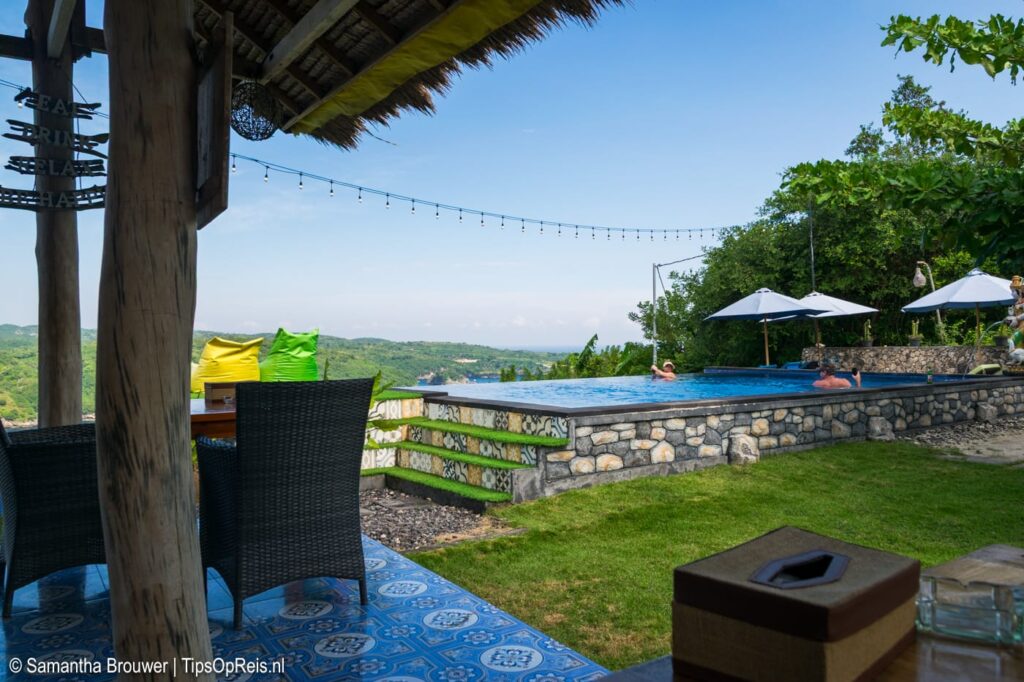 Three Island Bar, Nusa Ceningan