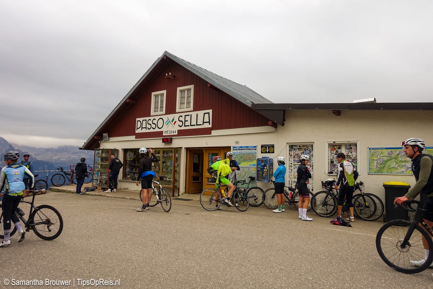 Bovenop de de Passo Sella 2.244m