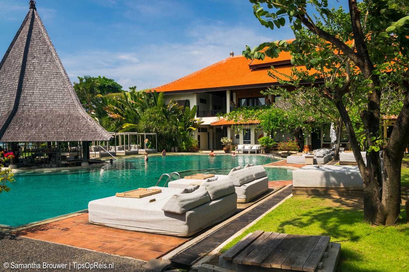 Het zwembad bij Sadara Resort, Bali