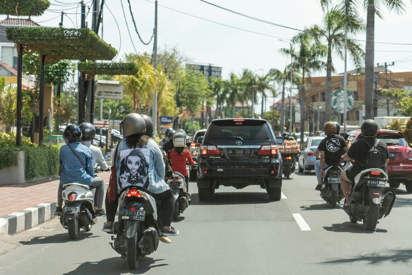 Scooter op Bali rijden - hoe veilig is dat? | (c) Photo by Mahmud Ahsan on Unsplash